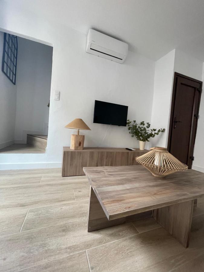 Carmela Apartment. 阿尔姆尼卡 外观 照片